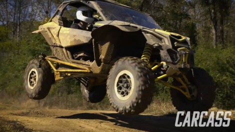 Construyendo un escarabajo estilo Baja con un Volkswagen Escarabajo y un Maverick Can Am X3 de serie