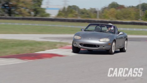 Convirtiendo un Mazda Miata desde un Coche Deportivo a Spec Coche de Carrera