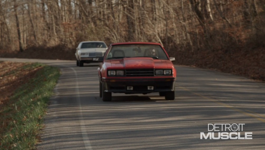 Un Buick Regal del 85 se enfrenta a un Ford Mustang Cobra del 81 en un concurso de construcción