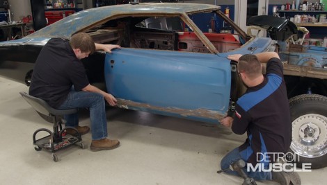 El Dodge Charger del 69 recibe una capa de chapa metálica