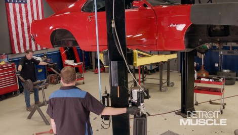 Conversión de la suspensión del Mustang RestoMod del 70 de ballesta a ajustable