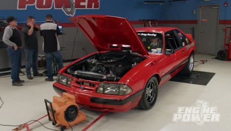 El LX con motor Coyote busca la máxima potencia para la pista de carreras