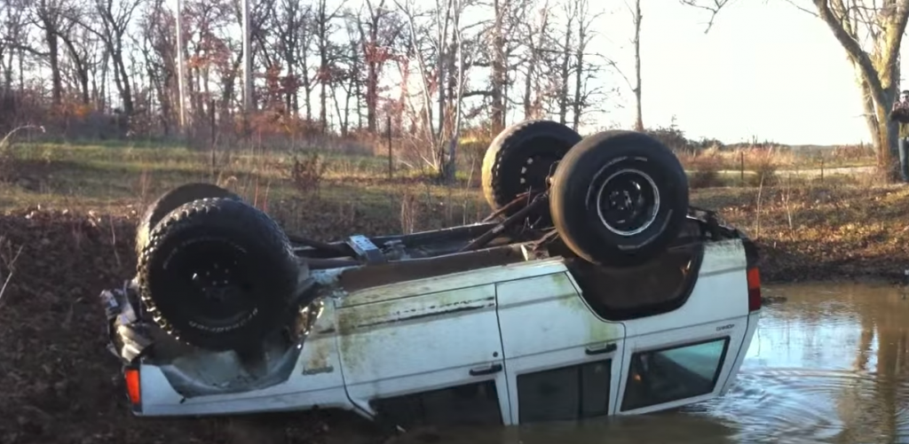 Jeep Off Road Fail – Flips Over