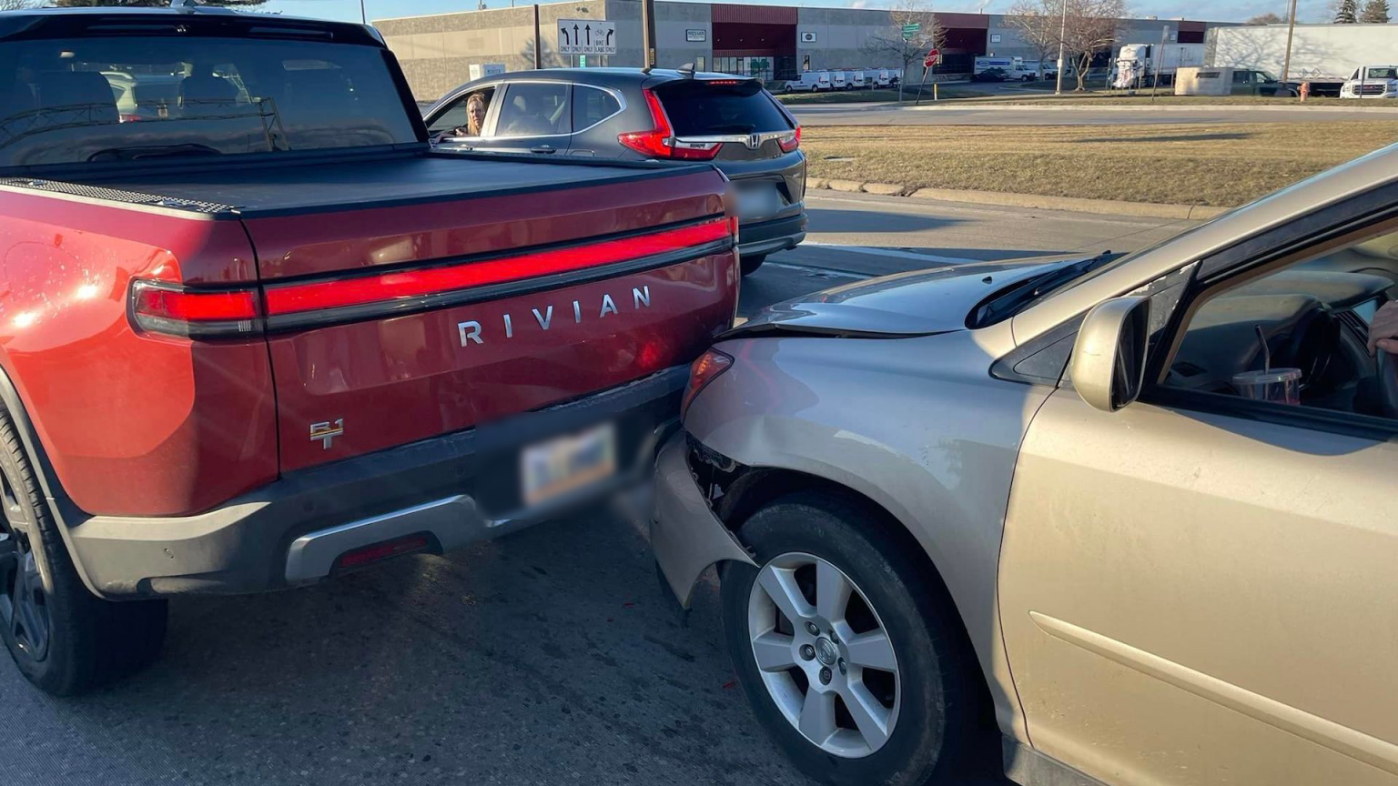 a-minor-fender-bender-landed-this-rivian-r1t-owner-with-a-major-repair-bill