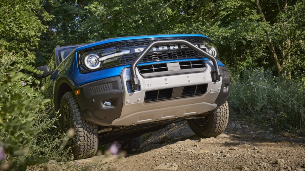 The 2025 Sasquatch package takes cues from the larger Bronco’s off-road prowess, adding a host of features designed to enhance its trail capabilities.