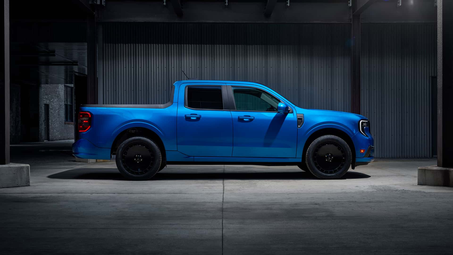 Ford Unveils the New 2025 Maverick Pickup with Advanced Tech and Hybrid